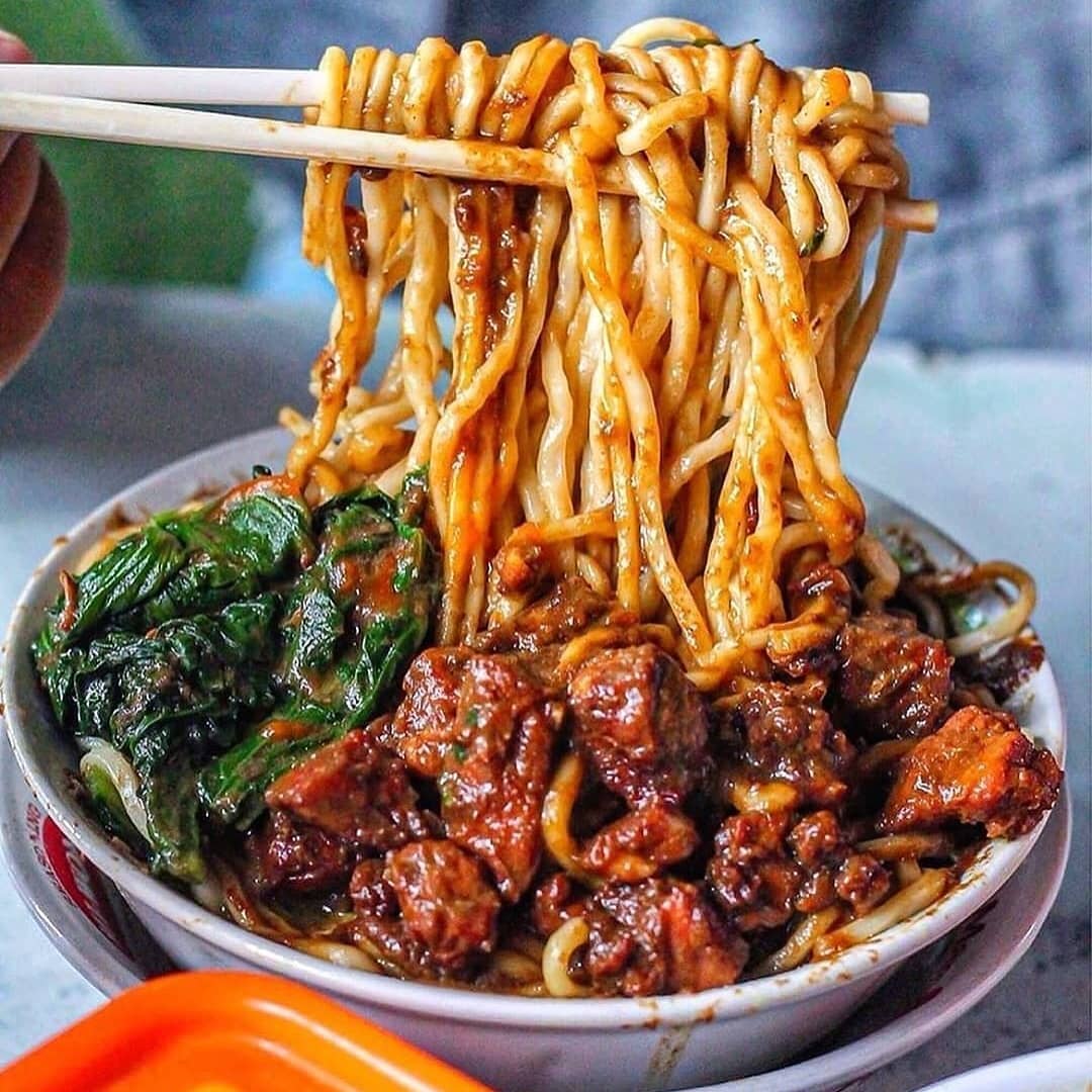 Mie Ayam Pak Tono: Kenikmatan Harian di Jantung Cilacap